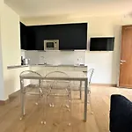 Great Flat In A With Garden Apartment