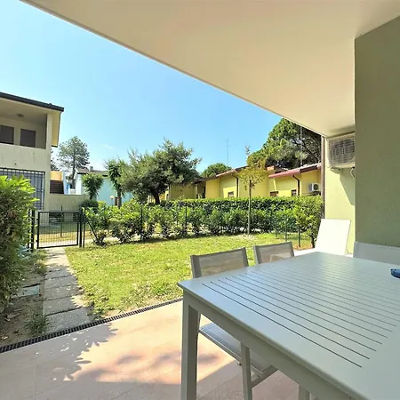 Great Flat In A With Garden