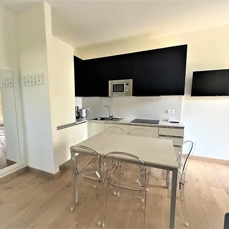 Great Flat In A With Garden