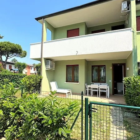 Great Flat In A With Garden Apartmán *