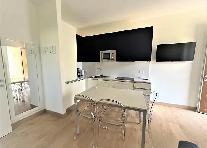 Great Flat In A With Garden